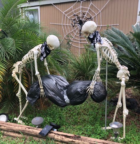 Halloween Skeleton Balcony, Skeleton Haunted House Ideas, Garden Skeleton Ideas, Skeleton Props For Halloween, Skeleton Themed Halloween Decorations, Halloween Skeleton Graveyard, Halloween Yard Skeleton Displays, Scary Skeleton Decorations, Witch Skeleton Decoration