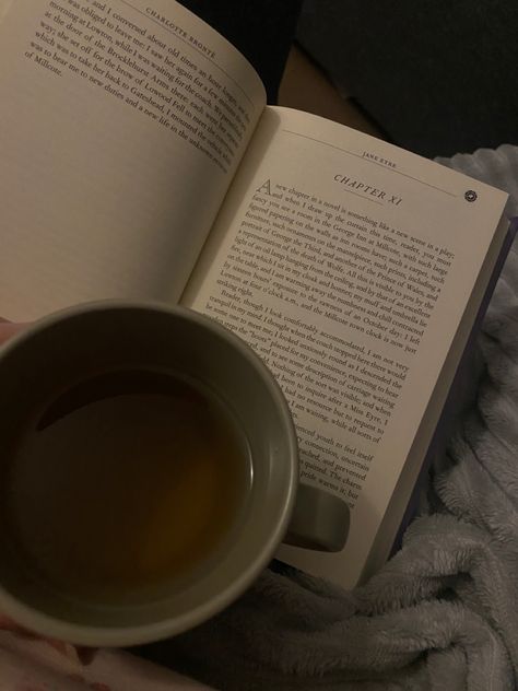 Night Coffee, Reading Motivation, Visual Board, New Readers, Book Reading, Book Candle, Freshman Year, Read Later, Cozy Vibes