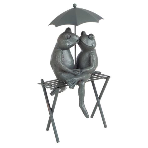 Frog Couple, Romantic Animals, Under An Umbrella, Garden Frogs, Small Frog, Frog Statues, Frog Figurines, Outdoor Flowers, Outdoor Lawn