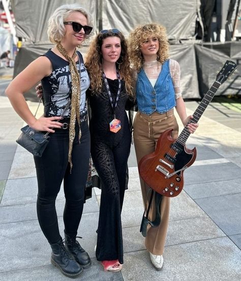 Grace Bowers, Hannah Wicklund, Samantha Fish, The Crossroads, Photo Organization, Music Legends, Shape And Form, Musician, Guitar