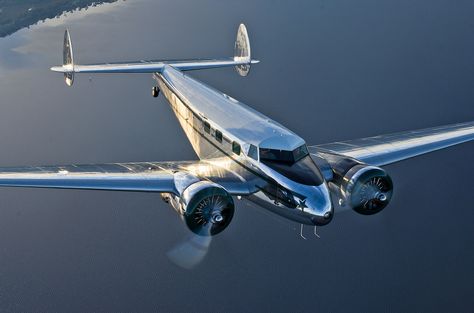 Lockheed 12A Electra Junior NC18097 | Flickr - Photo Sharing! Lockheed Electra, Photo Avion, Aircraft Images, Bush Plane, Small Aircraft, Private Aircraft, Flying Vehicles, Old Planes, Vintage Planes