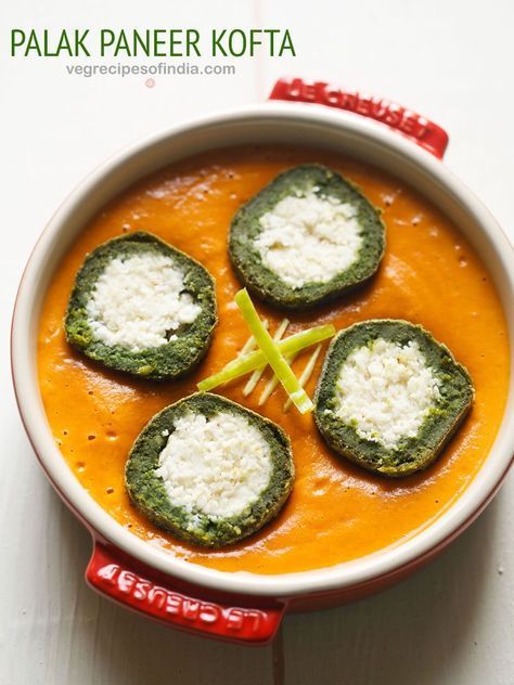 This Palak Paneer Kofta Gravy has crispy soft paneer stuffed koftas dunked in a creamy onion-tomato gravy. The umami flavor of spinach, the softness of paneer in the koftas blend very well with the lightly sweet and tangy tomato onion gravy. Palak Kofta Recipe, Paneer Kofta, Broccoli Pasta Recipe, Kofta Recipe, Paneer Dishes, Malai Kofta, Indian Veg Recipes, Curry Recipes Indian, Indian Curries