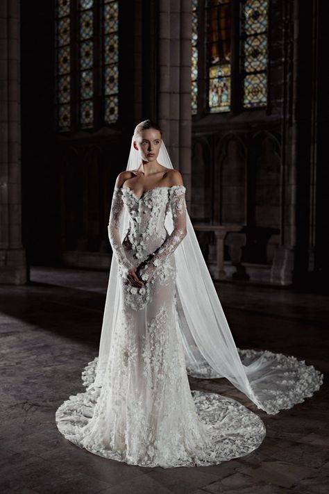 Zuhair Murad Fall 2025 Bridal Collection - Tom + Lorenzo Zuhair Murad Wedding Dress, Zuhair Murad Wedding, Wedding Dresses Zuhair Murad, Wedding Invatations, Zuhair Murad Bridal, Gala Themes, London Film Festival, Fun Halloween Decor, Couture Week