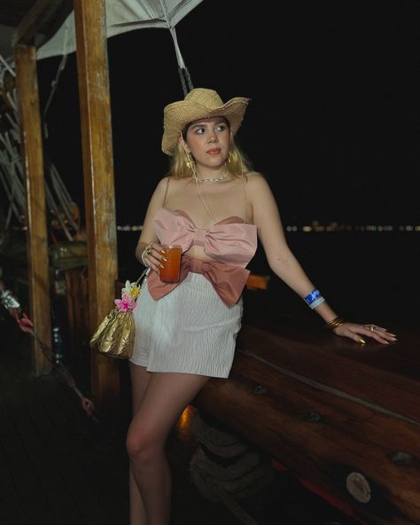 Tequila is cheaper than therapy 😜🍹🌅🚢 #tequila #marigalante #ootd #zaraoutfit #tequilasunrise #drinks #pirateship #vallarta #jalisco Tequila Jalisco Photoshoot, Jilla Tequila, Tequila Sunrise Bikinis, Tequila Tasting Mexico City, Calirosa Tequila, Cheaper Than Therapy, Tequila Sunrise, Zara Outfit, Pirate Ship