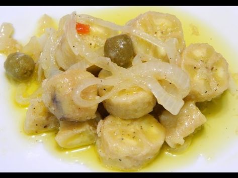 Escabeche de Guineos is a delicious and refreshing Puerto Rican side dish made with green bananas marinated in a tangy vinegar-based sauce. Guineitos En Escabeche, Escabeche Recipe, Puerto Rican Cuisine, Puerto Rican Dishes, Puerto Rico Food, Boricua Recipes, Quick Side Dishes, Spanish Dishes, Puerto Rican Recipes