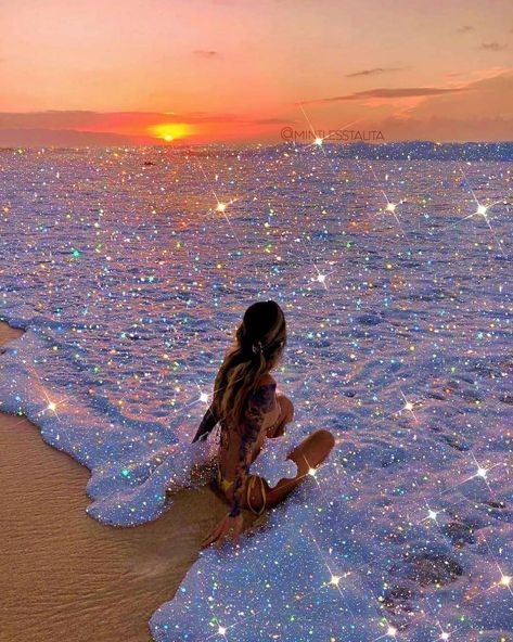 HIDDEN FASHION on Instagram: “Destination dreaming 🌴” Sparkly Aesthetic, Glitter Photography, Vanilla Sky, Water Aesthetic, What A Beautiful Day, Potter Art, Glitter Art, Photo Wall Collage, Aesthetic Images