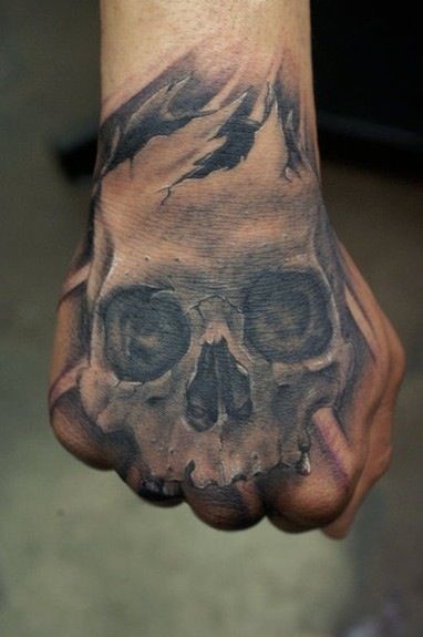 Skull tattoo Best Hand Tattoos, Berg Tattoo, Herren Hand Tattoos, Skull Hand Tattoo, Realism Tattoos, Paradise Tattoo, Stencil Outline, Full Arm Tattoos, Hand Tats