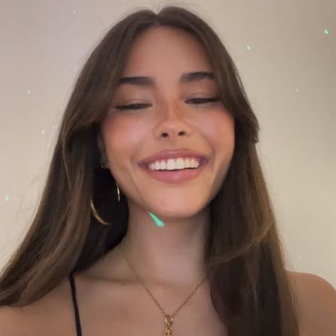 Madison Beer Teeth, Madison Beer Natural, Madison Beer No Makeup, Madison Beer Face, Madison Beer Smile, Perfect Teeth Smile, Madison Beer Smile Teeth, Madison Beer Tongue, Madison Beer Makeup