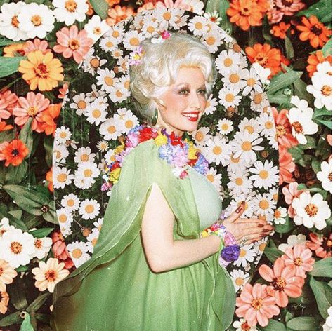 Dolly Parton Flowers Hello Dolly, Dolly Parton, New Wall, Color Inspiration, Happy Easter, Flower Power, Style Icons, Eye Candy, Aurora Sleeping Beauty