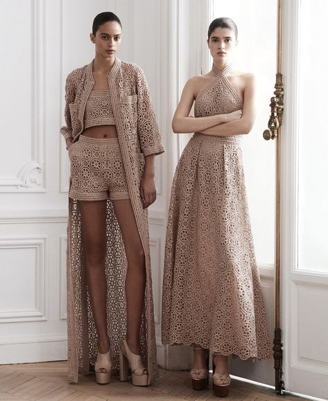 Ellie Saab, Halter Midi Dress, Luxe Fashion, Elie Saab, Fall 2024, Pre Fall, Cotton Silk, Crochet Dress, Fashion News