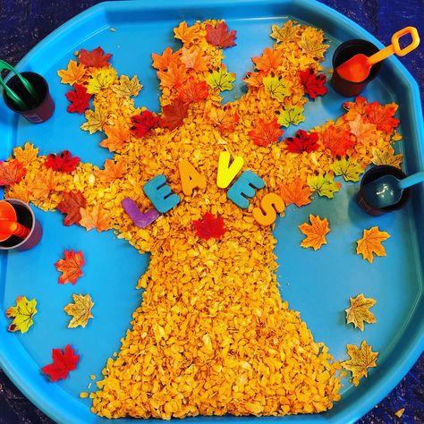 Autumn leaves tuff spot Autumn Sand Tray Ideas Eyfs, Tuft Tray Ideas Autumn, Autumn Messy Play For Toddlers, Autumn Tuff Tray Ideas For Babies, Autumn Tuff Tray Ideas Toddlers, Autumn Messy Play Ideas, Autumn Messy Play, Autumn Tuff Tray Ideas, Autumn Activities For Babies