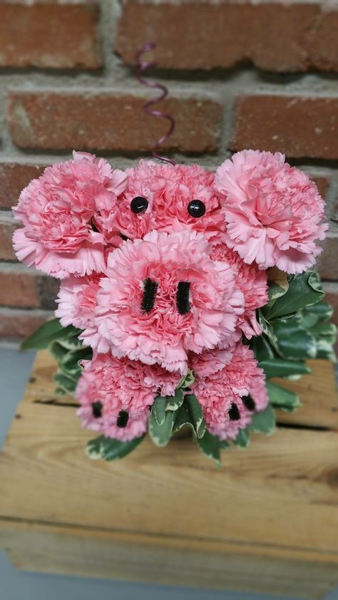 All Carnation Bouquet, Carnation Arrangements Vases, Pink Carnation Flower Arrangements, Carnation Flower Arrangements Vases, Red Carnation Flower Arrangement, Puppy Diy, Christmas Topiary, Candy Bouquet Diy, Unique Flower Arrangements