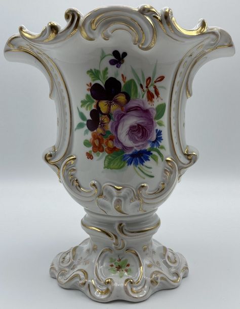 Rococo Ceramics, Slip Trailing, Beautiful Accessories, Rococo Style, Floral Vase, Rococo, Architecture Details, Art Inspo, Art Decor