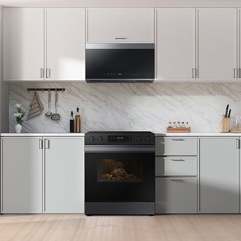 Samsung Kitchen Appliances, Samsung Kitchen, Recessed Handle, Searing Meat, Samsung Bespoke, Slide In Range, Samsung Appliances, Smart Oven, Induction Range