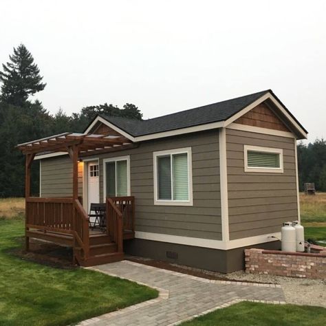 Tiny Home Floorplan, Rustic Tiny House, Tiny Farmhouse, Tiny House Exterior, Backyard Cottage, Small Tiny House, Shed To Tiny House, Tiny House Layout, A Small House