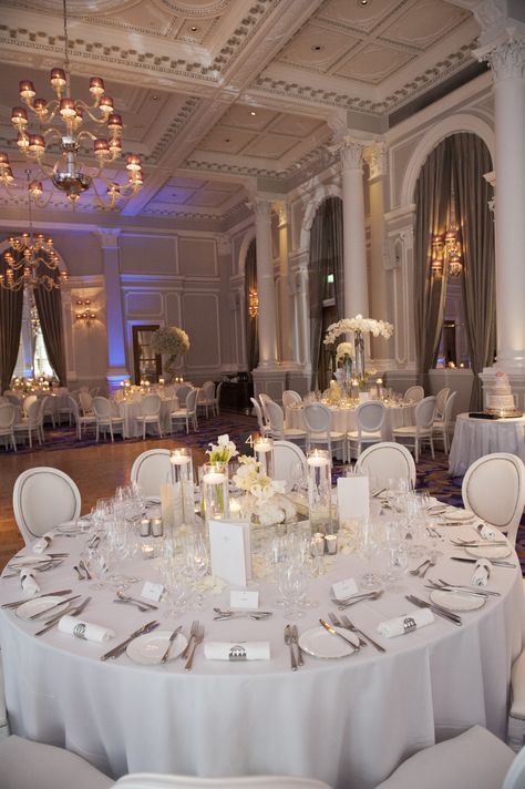 Wedding In A Ballroom, Wedding Venues Hall, Traditional Wedding Reception Decor, Wedding Dining Hall, Ballroom Wedding Decoration Simple, Wedding Ballroom Design, Wedding Venue Inspo Indoor, Wedding Set Up Indoor, White Venue Wedding