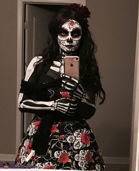 I decided to be the most authentic Day of the Dead character as I could be !My family and I love Halloween and every year I make costumes for everyone ! This year I created this lovely lady with a custom altered dress and shaw... Day Of The Dead Woman, 2017 Halloween Costumes, Sugar Skull Costume, Pregnant Halloween Costumes, Dead Makeup, I Love Halloween, Skeleton Makeup, Dance Stuff, Last Minute Costumes