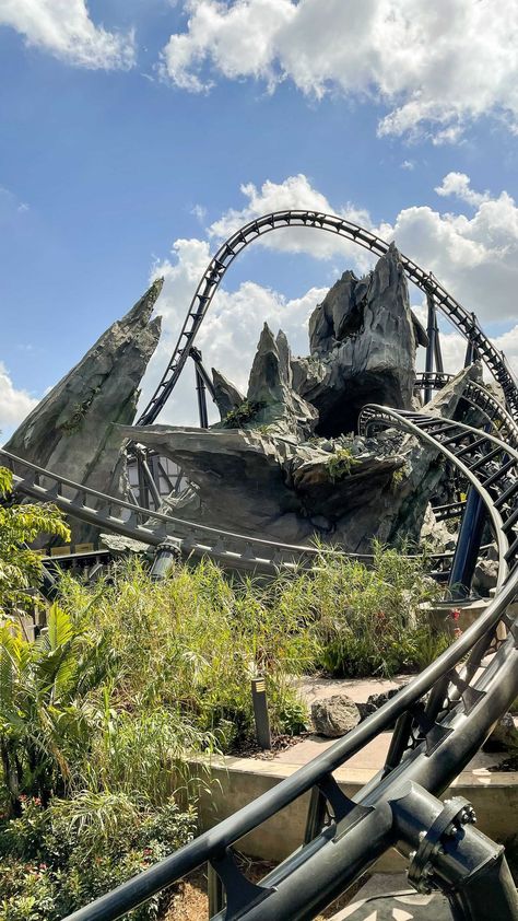 Theme Park Roller Coasters, Universal Roller Coasters, Roller Coaster Ideas, Scary Roller Coasters, Best Roller Coasters, Thorpe Park, Universal Islands Of Adventure, Miss Florida, Planet Coaster