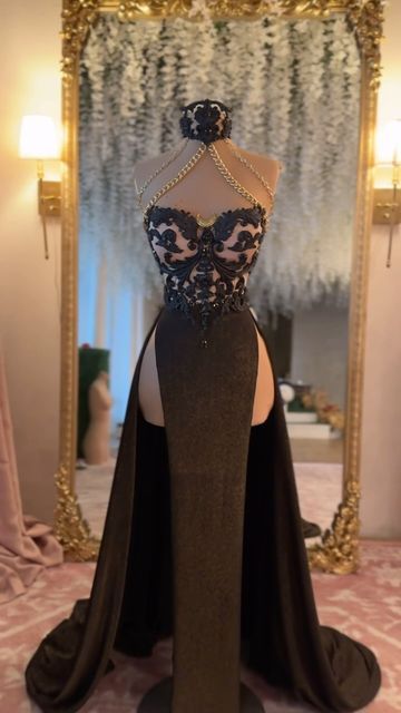 Body Suit Outfits Ideas, Fancy Dinner Dresses, Villain Outfits Design, Goddess Inspired Dress, Villain Outfit Ideas, Ball Gown Designs, Goddess Clothes, Goddess Dresses, Villain Dresses