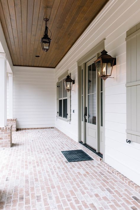 Brick House Front Porch Ideas Modern, Craftsman Front Porch Ideas, Stained Wood Ceiling, Old Farmhouse Exterior, Home Front Porch, Vision 2023, Brick Archway, Farm Road, Front Porch Design