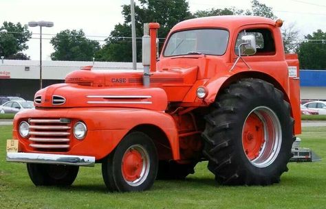 Very nice looking custom built tractor Tractor Lights, Case Tractors, Old Tractor, Rat Rods Truck, Ford Tractors, Antique Tractors, Old Tractors, Vintage Tractors, Weird Cars