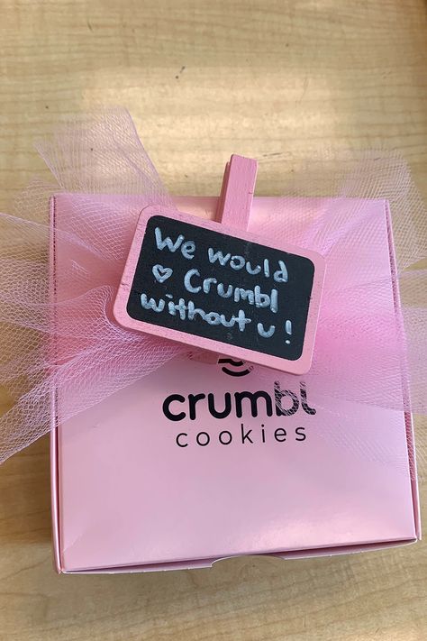 Crumble Cookie Gift Idea, Crumble Cookie, Cookie Gift Baskets, Teacher Treats, Crumbl Cookies, Usa Food, Cookie Bouquet, Cookie Business, Florida Trip