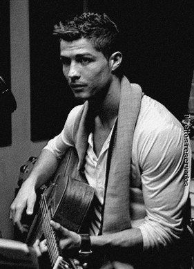 Cr7 with a guitar. Could he be any more perfect? Cr7 Portugal, Ronaldo 9, Cristiano Ronaldo Style, Bayer Munich, Portugal National Team, Cr7 Jr, Cristino Ronaldo, Cristiano Ronaldo Junior, Ronaldo Junior