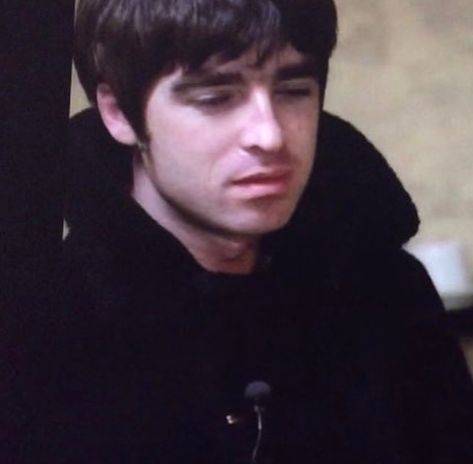 Noel Gallagher, So Cute, Wall, Black