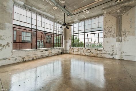 Industrial Windows, Factory Interior, Apartment Exterior, Apartment Loft, Renovation Architecture, Loft Studio, Rooftop Lounge, Grant Park, Old Factory