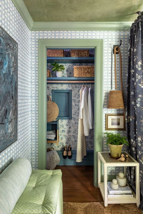 A Sneak Peek at the ’22 Hartford Designer Showhouse - Cottages & Gardens Hummingbird House, Guest Bedroom Decor, Hallway Designs, Classic Interior Design, Eclectic Living Room, Toddler Bedrooms, Green Interiors, Room Aesthetic, Guest Bedroom