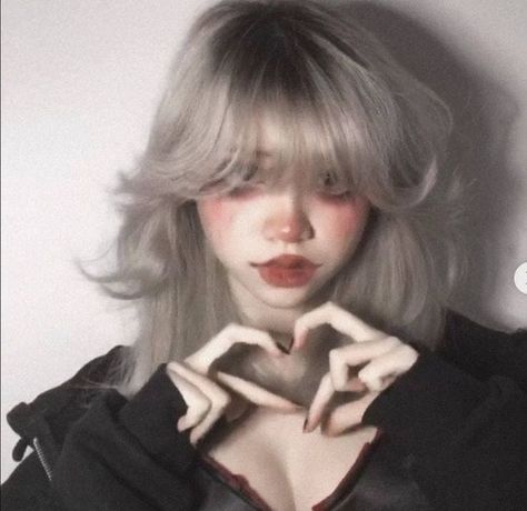 Short Grunge Hair, Dyed Hair Inspiration, Hair Inspiration Short, Hair Stylies, Fluffy Hair, Hair Reference, Short Hair Haircuts, Hair Inspo Color, Grunge Hair