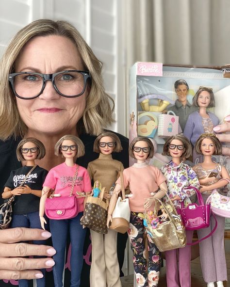 How many mini mes do you own? HAPPY TWINNING TUESDAY 👵🏻💖 Do Twinning Tuesdays look like fun to you? 😀 Snap a 📸 photo with your Mini Me OR a 💫 creative twinning shot. Use the hashtag #️⃣ #twinningiswinningwithgrandma 🏷️ TAG THE PHOTO!!! @grandmagetsreal I’ll select a few photos to share on Tuesdays. 👯Twinning Tuesday is a popular trend on “dollstagram,” the Instagram community dedicated to dolls. On this day, collectors and enthusiasts post photos of their dolls dressed in matching or coord... Barbie Doll Family, Barbie Doll Family Photos, Barbie Thumbelina Doll, Talking Barbie 1968, Barbie Collector Dolls Artsy Sister, Made To Move Barbie, Get Real, Family Set, Barbie Collector