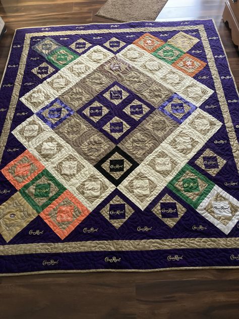 Crown Royal Bag Blanket, Crown Royal Blanket Diy, Crown Royal Quilts Ideas, Crown Royal Quilts Ideas Patterns, Crown Royal Bags Ideas Diy, Crown Royal Bag Quilt, Crown Royal Quilts, Crown Royal Diy, Crown Bag