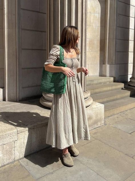 Every Fashion Editor I Know Has a Flattering Dress From This It Brand Doen Dress, Petite Dressing, Planning Outfits, Fantastic Dress, Fashion 23, French Women Style, Plum Dress, Dresses By Color, All White Outfit