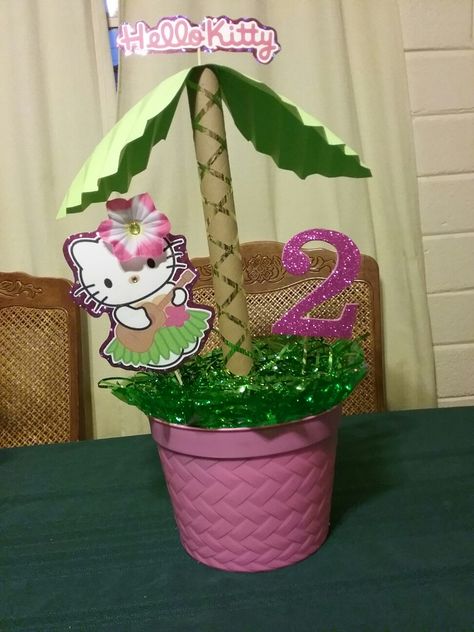 Hello Kitty Hawaiian centerpiece Hello Kitty Hawaii Birthday, Hello Kitty Luau Birthday, Hawaiian Hello Kitty Birthday, Hawaiian Centerpiece, Hawaiian Hello Kitty, Hello Kitty Birthday Theme, Hello Kitty Theme Party, Kawaii Birthday, Kitty Theme