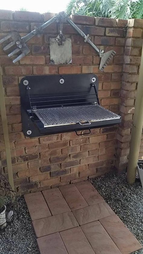 Braaiers Ideas, Barbecue Grill Design, Aesthetic Bbq, Bbq Aesthetic, Fire Pit Ideas Backyard, Table Fire Pit, Backyard On A Budget, Barbeque Grill Design, Backyard Fire Pit