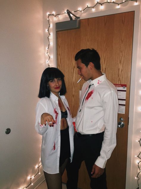 mia wallace and vincent vega Mia And Vincent Pulp Fiction Costume, Mia And Vincent Costume, Pulp Fiction Cosplay, Pulp Fiction Halloween Costume Couple, Mia Wallace And Vincent Vega Costume, Mia Wallace Disfraz, Pulp Fiction Mia Wallace Costume, Mia Wallace Outfit, Vincent Vega Costume