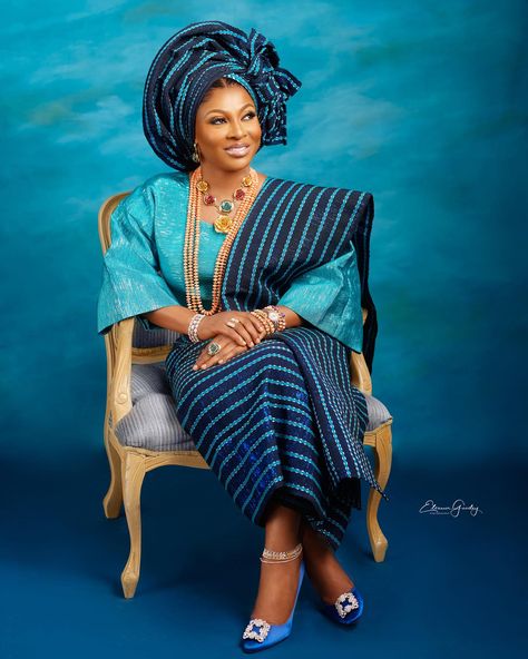 Happy birthday @drshakirat Asooke: sadiat Handcandies: @jewelryaffairs Beads: @lush_jewels Watch: Cartier de Santo Photographer: @eleanorgoodeyphotography Dress: @odeva_nigeria Shoes: @manoloblahnik makeu @oshewabeauty Hair stylist: @oludavid Wig: @adefunkeee Odeva Nigeria, Nigerian Traditional Attire, Women Attire, Naija Fashion, African Fashion Women Clothing, Cultural Identity, African Fashion Women, Traditional Attire, African Attire