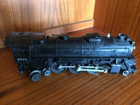 Huge Post WWII 1950s Lionel Train Set Lionel Trains For Sale, Lionel Trains Layout, Lionel Train Sets, Model Train Table, Trains For Sale, Wagons For Sale, Train Table, The Lost World, Old Trains