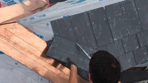 How To Cut Slate For Crafts - Creative Ideas Slate Crafts, Slate Tile Crafts Diy, Slate Crafts Diy Ideas, Using Slate Tiles In The Garden, Resin On Slate, Slate Tile Crafts, Slate Shingles, Slate Countertop, Slate Art