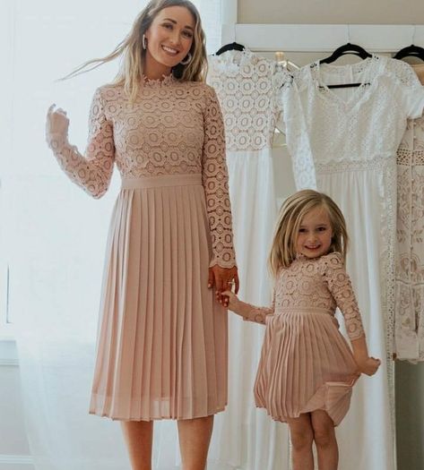 Mother And Daughter Dresses, Modest Spring Dresses, Mommy Daughter Dresses, Mom Daughter Outfits, Mommy Daughter Outfits, Mother Daughter Fashion, Mother Daughter Matching Outfits, Mother Daughter Outfits, Mother Daughter Dress