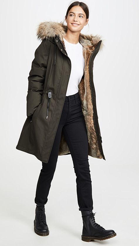 Olive Parka Outfit Winter, Parka Outfit Woman, Olive Parka Outfit, Ladies Jackets Winter, Winter Parka Outfit, Green Parka Outfit, Parka Outfit Winter, Parka Jacket Outfit, Womens Parka Winter