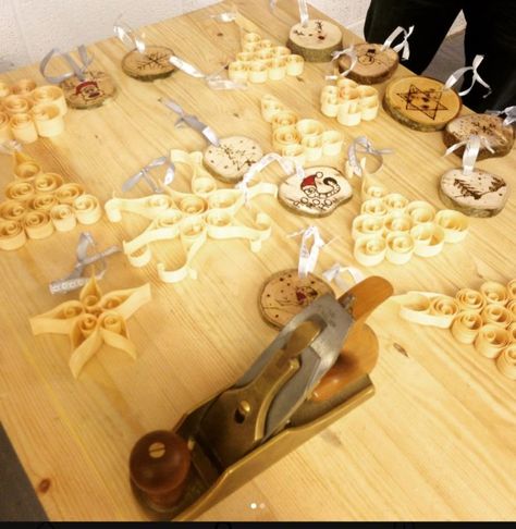 Scrapwood Project: Plane Shaving Ornaments - FineWoodworking Božićni Ukrasi, Wood Shavings, Natural Objects, Jewelry Christmas Tree, Homemade Ornaments, Christmas Ornaments Homemade, Handmade Christmas Ornaments, Fine Woodworking, Wooden Ornaments