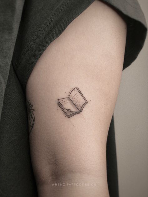 Small book tattoo for girl #smalltattoo #booktattoo #blacktattoo #tinytattoo Closed Book Tattoo, Tiny Book Tattoo, Small Book Tattoo, Small Book, Book Tattoo, Tiny Tattoos, Black Tattoos, Girl Tattoos, Small Tattoos