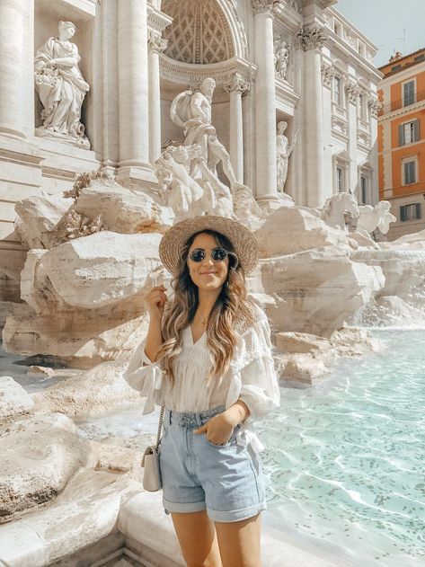 Sightseeing Outfit, European Travel Outfit, Europe Travel Outfits, What To, Sight Seeing, Europe Outfits, Travel Clothes Women, Italy Outfits, Travel Outfit Summer