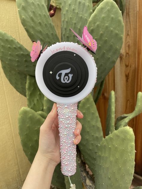 Bedazzled Lightstick, Decorated Lightsticks Kpop, Light Stick Decoration Kpop, Twice Lightstick Decoration, P1harmony Lightstick Decoration, Decorated Lightstick, Lightstick Decoration Ideas, Decorated Lightsticks, Nmixx Lightstick