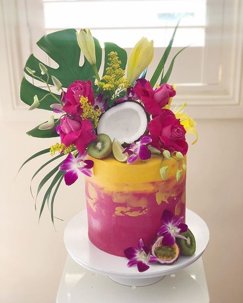 #tropicalcake hashtag on Instagram • Photos and Videos Tropical Birthday Cake, Heart Cake Design, Tropical Cake, Change Of Seasons, Luau Birthday Party, Hawaiian Birthday, Fiesta Tropical, Tropical Birthday, Luau Birthday