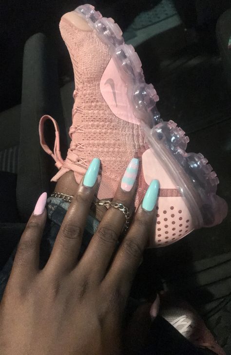 Nike Vapor Max Pink Vapor Max Outfit, Nike Vapor Max Outfit Women, Vapor Max Nike Women Outfit, Vapor Max Outfit Women, Vapor Max Nike Women, Vapor Max Outfit, Nike Women Outfits, Vapor Max Plus