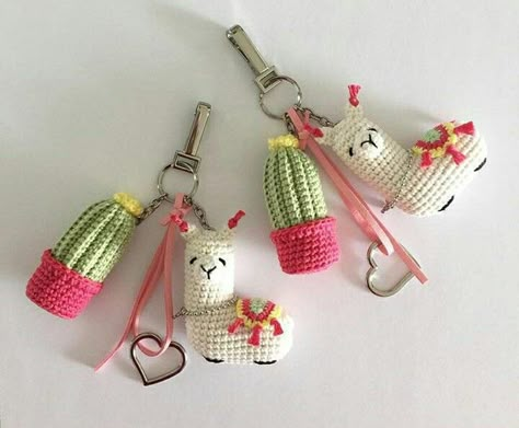 Alpaca Keychain Crochet, Crochet Llama Keychain, Crochet Cactus Keychain, Amigurumi Alpaca, Projek Mengait, Cactus Keychain, Keychain Amigurumi, Amigurumi Keychain, Crochet Keychains