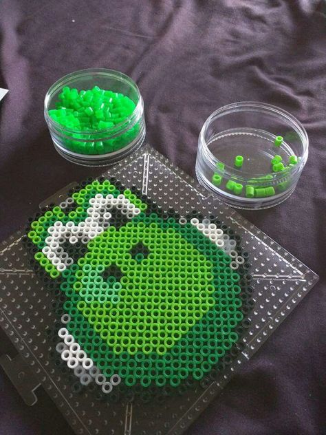 Perler Beads Ideas Mario, Electric Forest Perler, Yoshi Perler Bead Patterns, Fun Perler Bead Ideas, Perler Yoshi, Perler Beads Star Wars, Hama Beads Mario, Mario Und Luigi, Perler Bead Mario